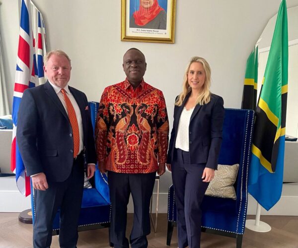 24.05.24 – Tanzania’s High Commissioner to the UK @MbelwaK recently met and held discussions with the our CEO of HE1 Lorna Blaisse and Finance and Commercial Director, Graham Jacobs. 

A great opportunity to meet with and talk about future plans for our Southern Rukwa project.
